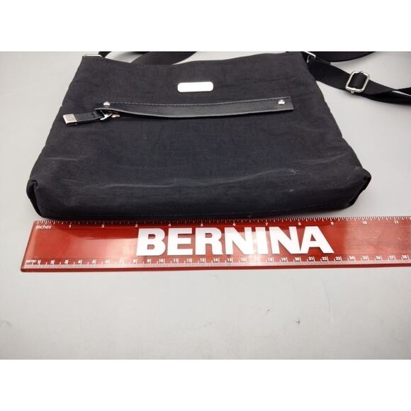 Baggallini Nylon Crossbody Black Purse w/ Outer Pockets 11x7" Bag - Picture 9 of 9